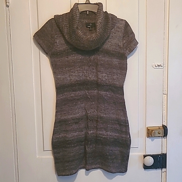 Ronni Nicole Long Petite Sweater - Picture 1 of 8